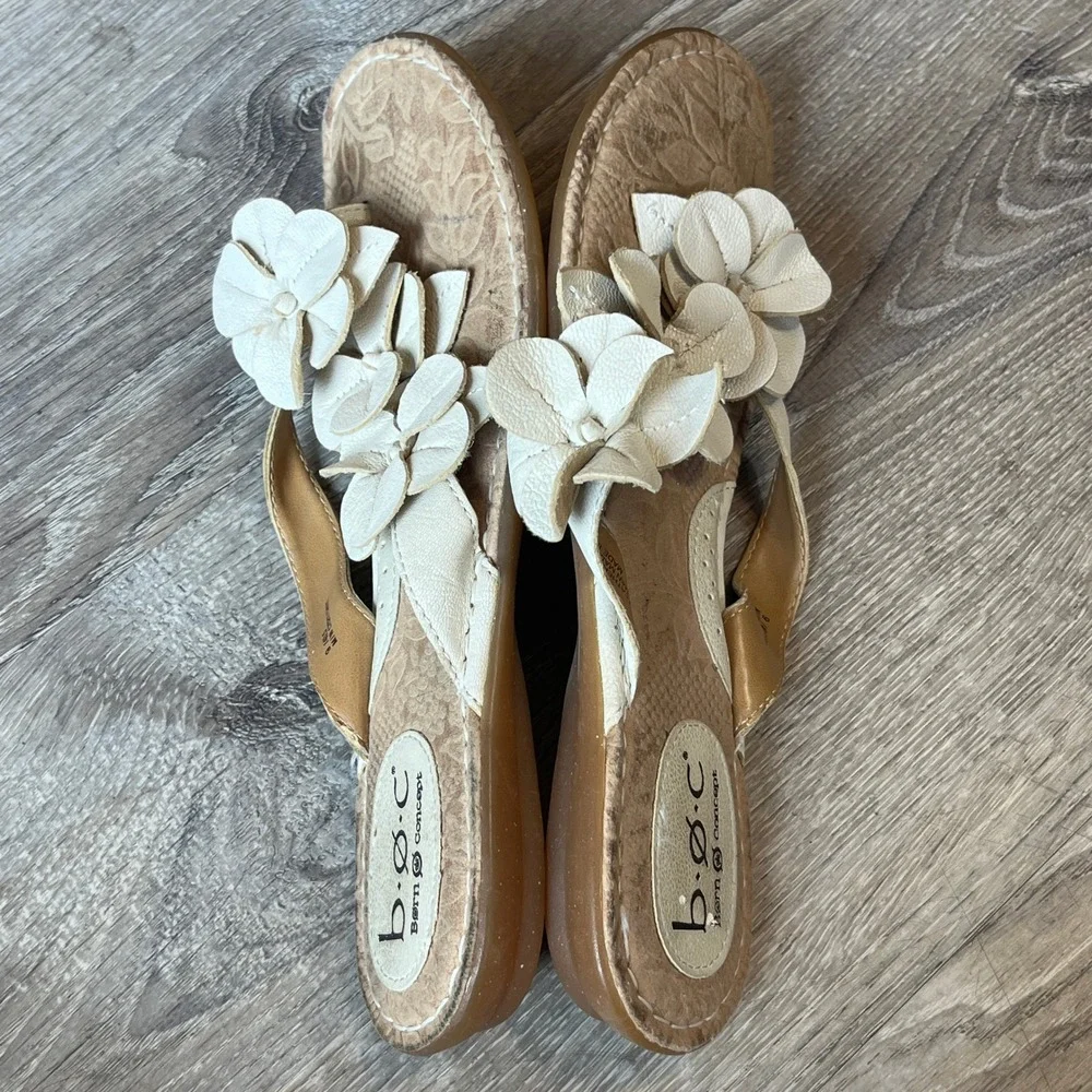 BOC Born Concept Womens White Leather Floral Applique Thong Wedge Sandals 9 40.5